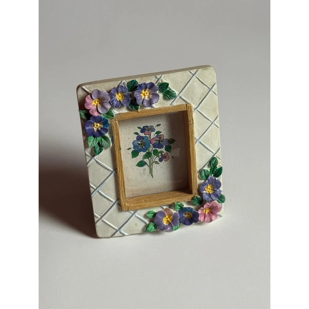Russ Berrie flower cottagecore stand